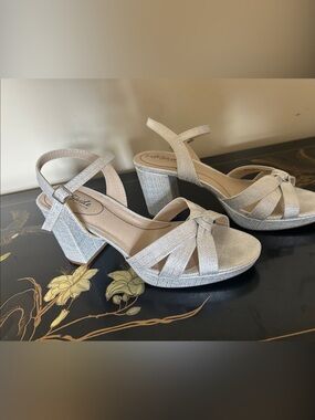 Life Stride Silver Glitter Knot Front Slingback Block Heels 9.5 Wide